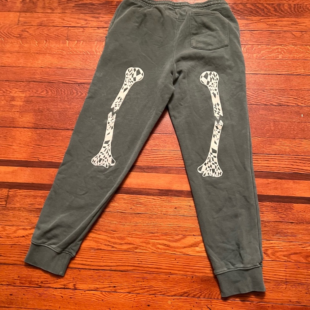 B.Wood men’s joggers Medium. Terri cloth interior. Made in the U.S - Picture 3 of 11